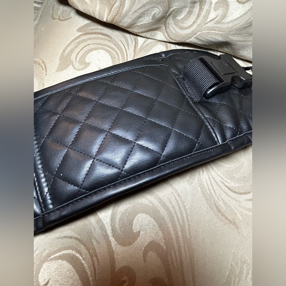 Quilted Black Faux Leather & Gold Accents Tush Baby, Baby/Child Carrier/Seat - Picture 16 of 16